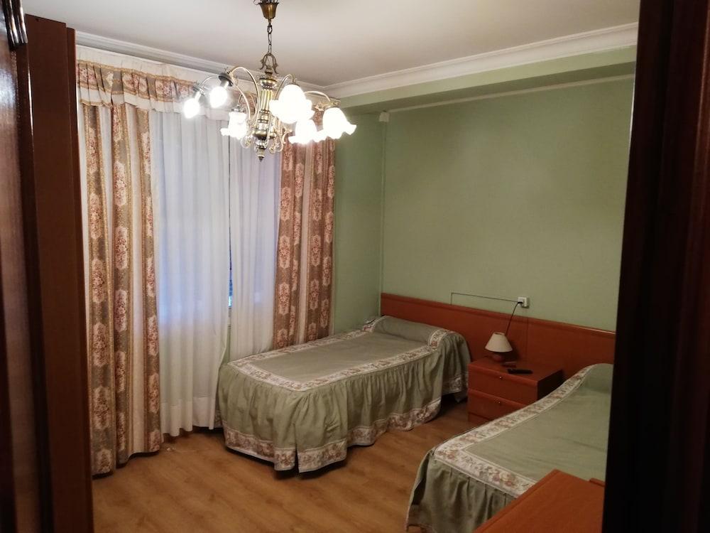 Hostal Restaurante La Cepa คาริโญ ภายนอก รูปภาพ