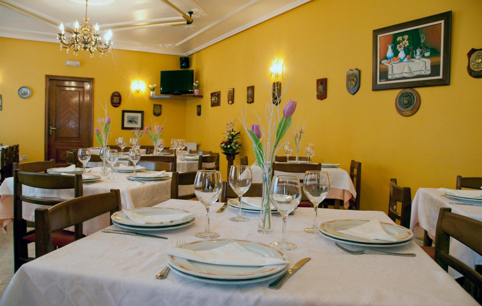 Hostal Restaurante La Cepa คาริโญ ภายนอก รูปภาพ